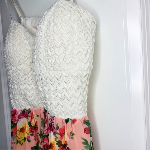 Pink Floral Maxi Dress White Crochet Bustier Partially Open Back Speghetti Strap - Picture 7 of 10